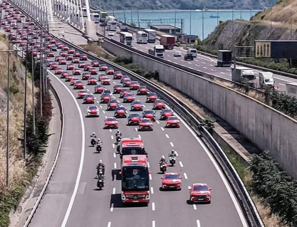 Nestvarne scene iz Turske: Pogledajte konvoj koji je ispratio tursku reprezentaciju na SP