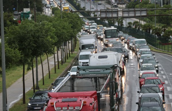 Iz HAK-a imaju važan savjet: 'Neke ceste još uvijek neprohodne'