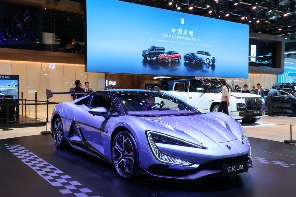 Kinezi tvrde da imaju bolji automobil od novog Ferrarija za upola manje novca