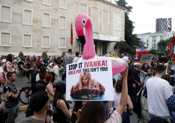 Sukob policije i prosvjednika u Tirani zbog projekta Trumpovog zeta