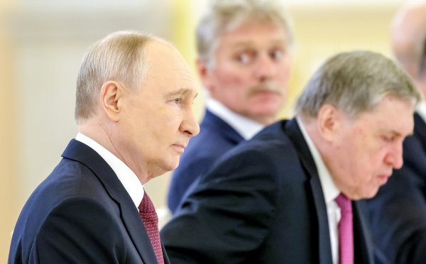Vladimir Putin i Yuri Ushakov