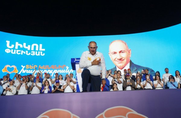 Predizborni skup simpatizera premijera Nikola Pašinjana u Armeniji