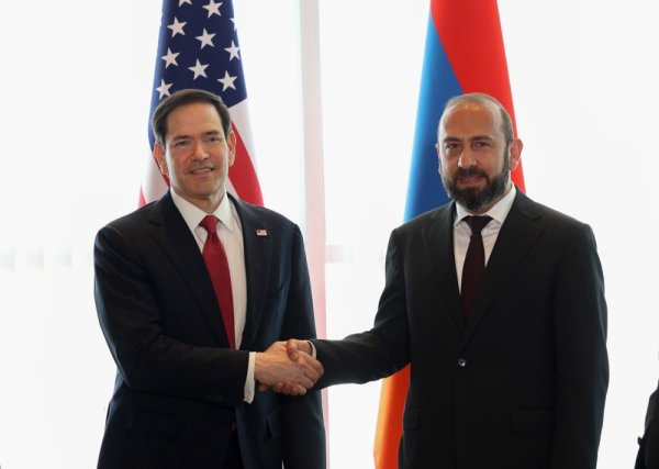 Marco Rubio u Jerevanu s armenskim ministrom vanjskih poslova Araratom Mirzojanom
