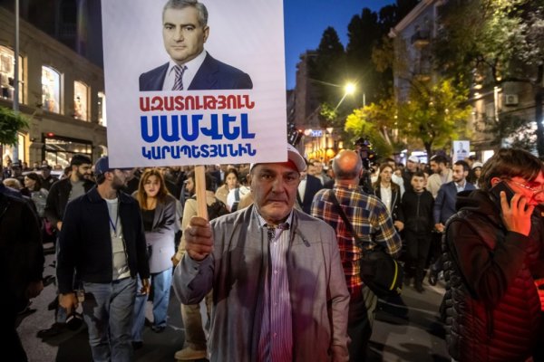 Simpatizeri Samuela Karapetjana na predizbornom skupu