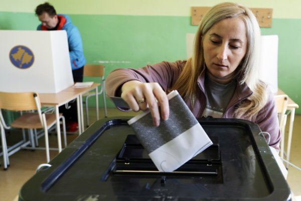 Izbori na Kosovu: Hoće li 'Vučićevi Srbi' pobijediti 'Kurtijeve Srbe'