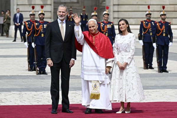 Kraljica Letizia iskoristila rijedak vatikanski privilegij: Zablistala u bijeloj čipki na susretu s Papom