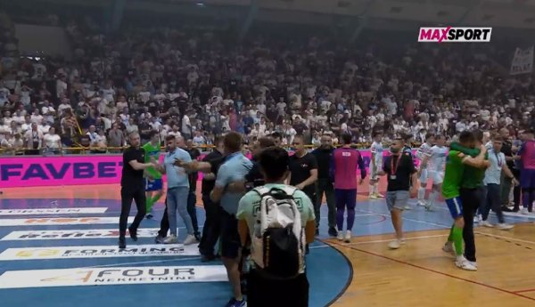 Pogledajte sramotne scene iz riječke dvorane: Dok su igrači iz Omiša slavili...