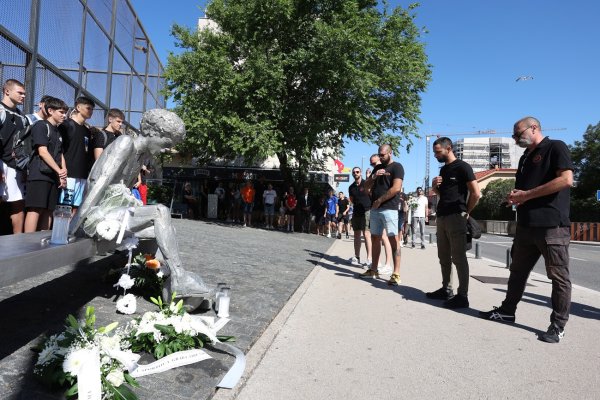 Šibenik se poklonio neprežaljenom Draženu Petroviću