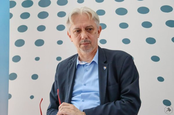 Komšićev nasljednik podivljao na pitanje hoće li navijati za Vatrene: 'Nemojte da izađem iz studija'