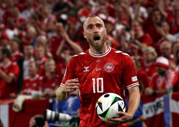 Christian Eriksen se oglasio nakon novog kolapsa i poslao emotivnu poruku navijačima