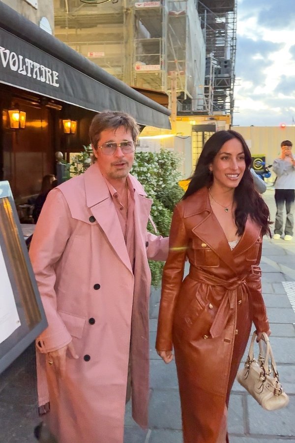 Brad Pitt ne ispušta ruku svoje Ines, a ona se ne odvaja od hit torbe iz nultih godina