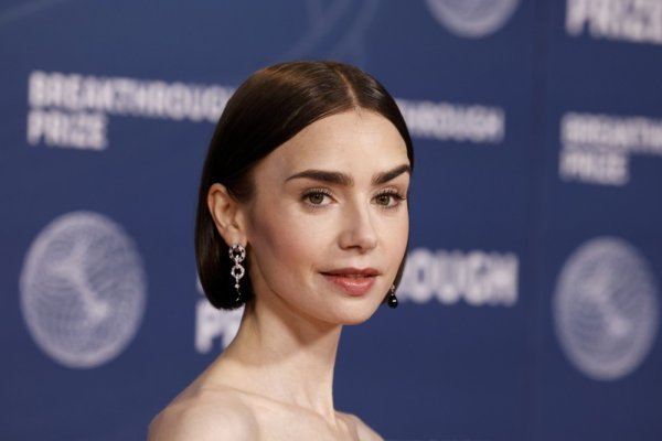 Lily Collins