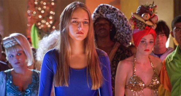Leelee Sobieski u filmu 'Nikad se nisam poljubila'