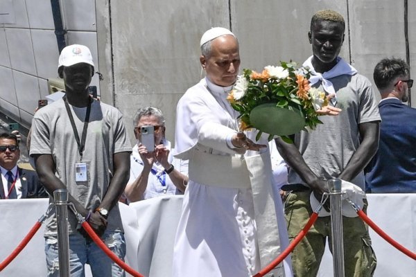 Papa Lav XIV.