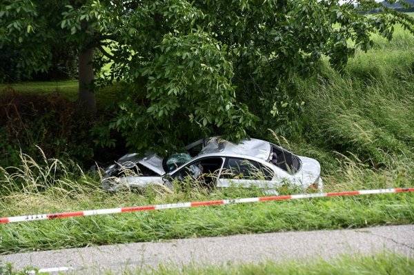 Automobil koji se zaletio u skupinu djece