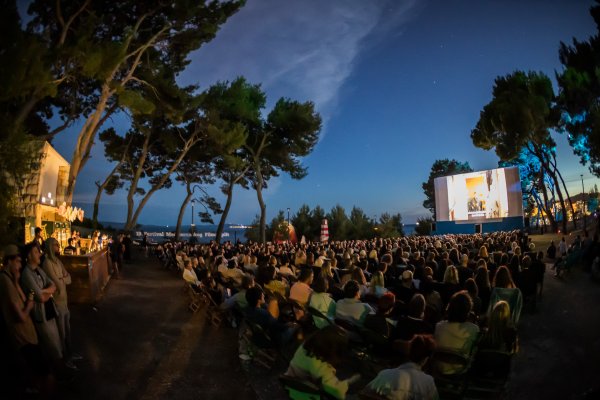 Bačvice pune do posljednjeg mjesta: Otvoren rekordni Festival mediteranskog filma