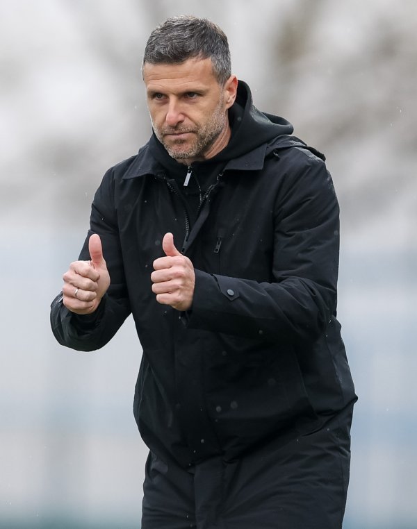 Spasio ih je od ispadanja pa dobio otkaz! Tomislav Radotić više nije trener Osijeka