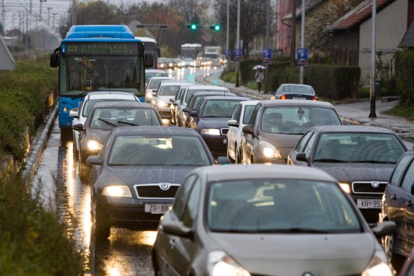 U Zagrebu pokrenuta peticija za kažnjavanje vožnje po žutoj traci. Što vi mislite o tome?