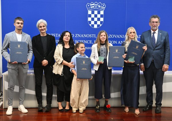 Toni Peruško, Suzana Ritz, Lucija Burić, Reno Ritz, Frida Anković, Lea Barbić, Radovan Fuchs.