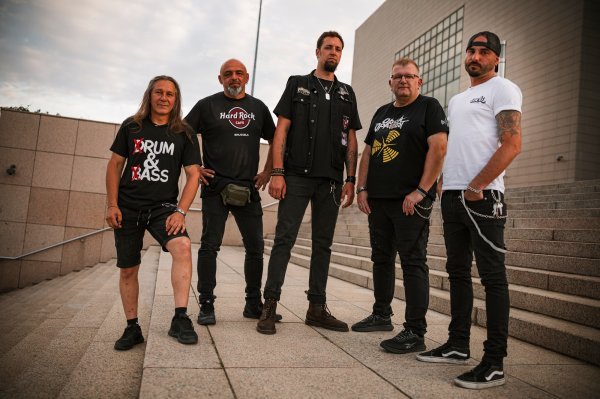 Novi frontmen donio je svježinu i pozitivu u Opću opasnost, što su prepoznali fanovi, ali i oni koji bend do sada nisu slušali