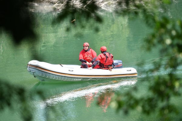 Drama kod Pitomače: Vozilo završilo u Dravi, hitne službe tragaju za nestalim vozačem