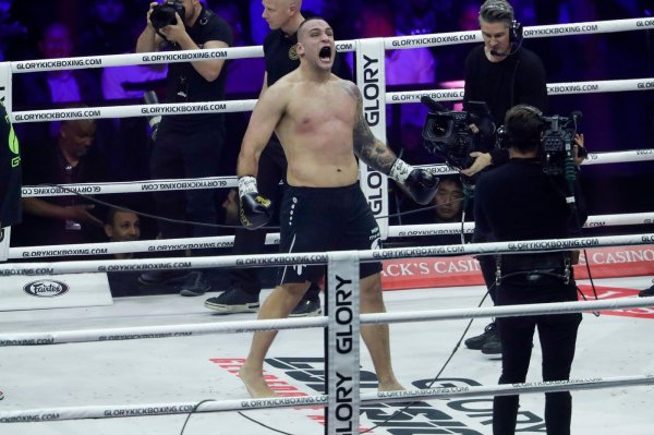 Plazibat se vratio na brutalan način; nokautom u ekstra rundi srušio Marokanca
