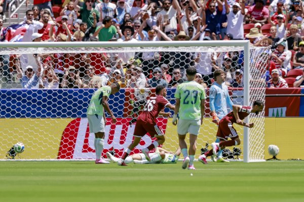 Reakcija katarskog izbornika na gol je hit. Dok njegovi igrači slave...
