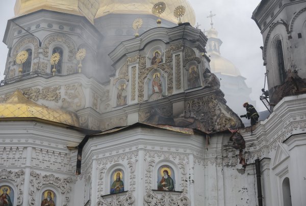 Samostan Kijevsko-pečerska lavra u plamenu