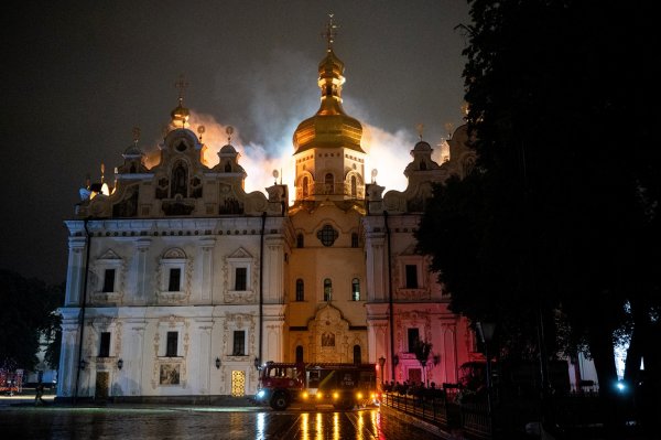 Samostan Kijevsko-pečerska lavra u plamenu