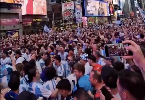 Pogledajte ludi video argentinskih navijača: Okupirali su New York