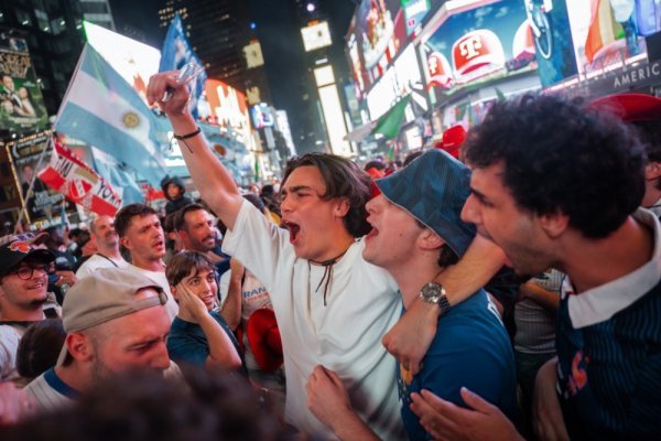 Navijači Argentine na Times Squareu u New Yorku (ilustracija)