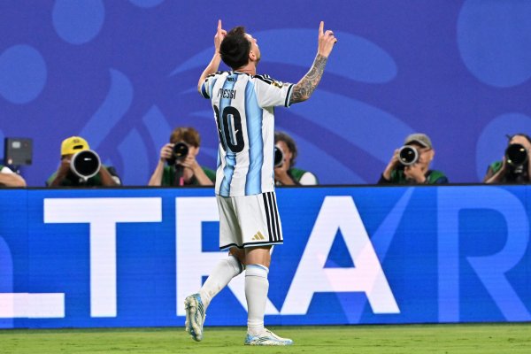 Noć za vječnost! Messi - Alžir 3:0