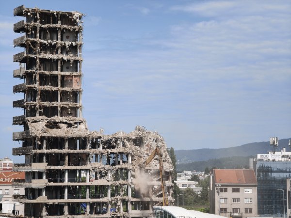 Rušenje Vjesnika
