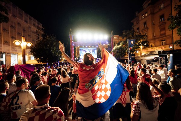Unatoč porazu od Engleske, jedna stvar oduševila je tisuće navijača: 'Dolazimo opet!'