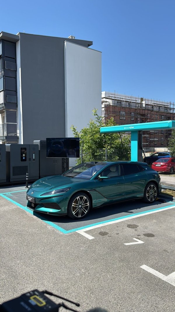 U Zagrebu je pao novi rekord: Električni automobil napunjen do 90 posto za samo 8 minuta