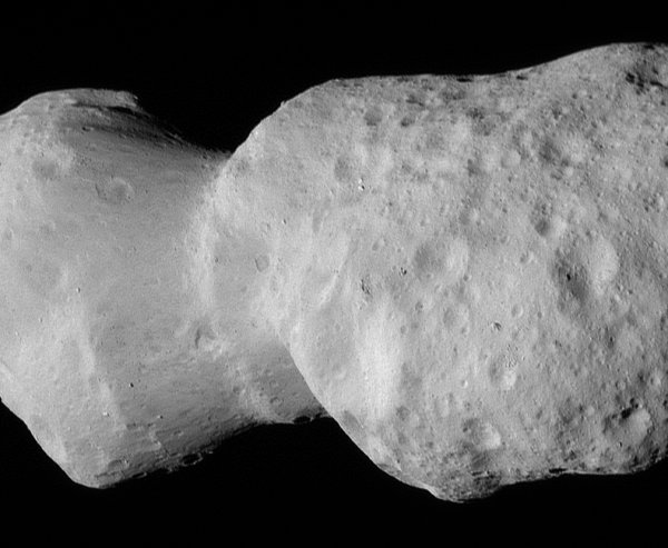 NASA-in prelet otkriva nasilnu povijest ovog neobično oblikovanog asteroida
