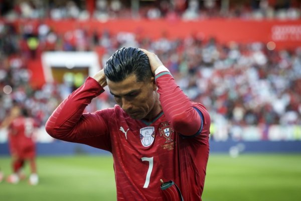 Cristiano Ronaldo prekinuo šutnju nakon žestokih kritika. Njegova brutalna poruka je odjeknula