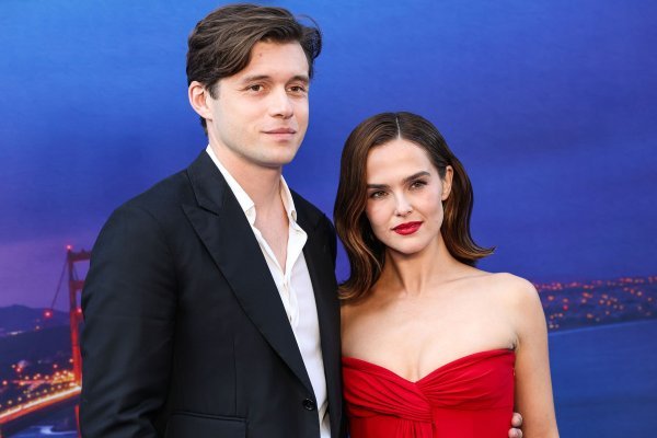 Nick Robinson i Zoey Deutch