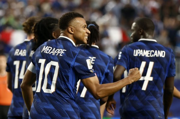 Francuska gazi sve pred sobom, a nevjerojatni Mbappe stigao je Klosea i nastavlja lov na Messija