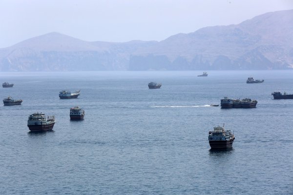U tijeku je plan evakuacije: Stotine brodova isplovit će kroz Hormuz