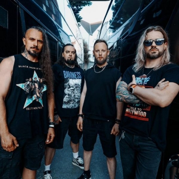 Black Sonic Pearls je predgrupa za Breaking Benjamin