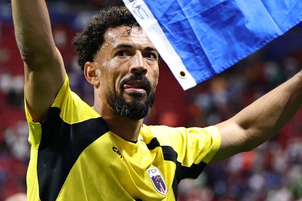 Obranama oduševio svijet, a u 40. godini radi transfer karijere