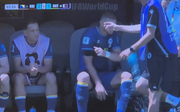 Edin Džeko eksplodirao od bijesa kada ga je Barbarez izvadio iz igre