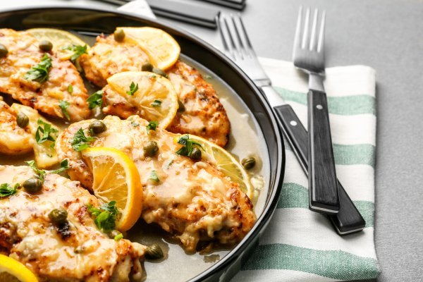 Obična pileća prsa nikad nisu bila ukusnija: Ovo jelo izgleda kao iz restorana, a gotovo je za pola sata