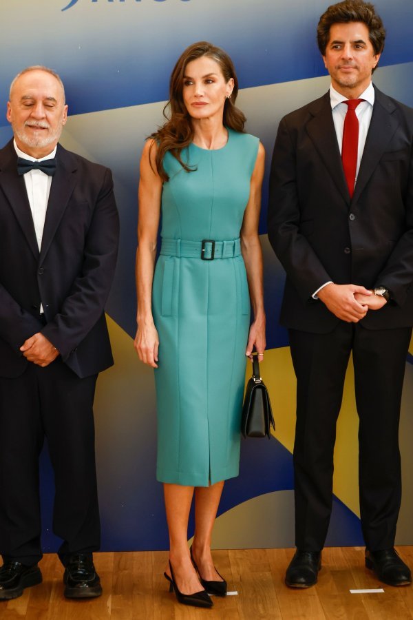 Kraljica Letizia iz ormara izvukla haljinu staru sedam godina i ponovno oduševila