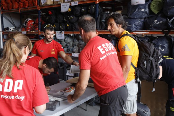 [VIDEO] Tračak života u ništavilu: Žena rodila u ruševinama Venezuele