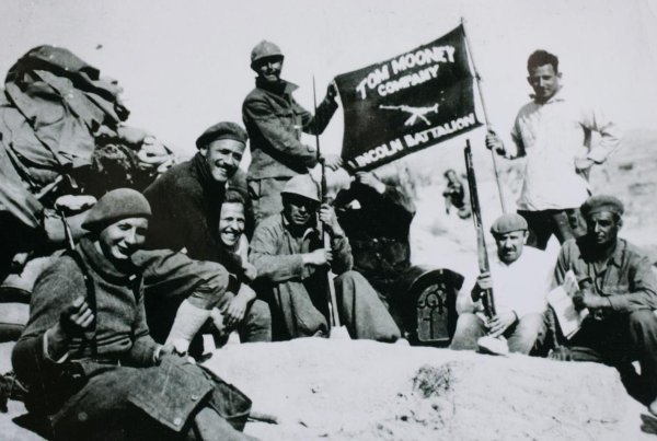 Pripadnici Internacionalnih brigada na bojištu