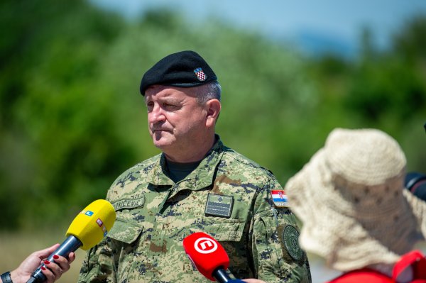 Vojna vježba Borbena moć 26 - padobranska vježba
