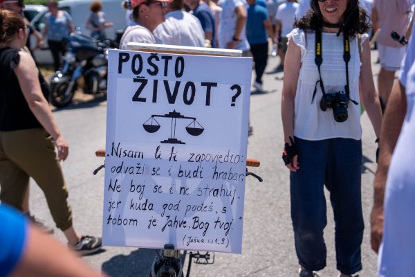 Gospić: Prosvjedni hod 'Hodaj za Liku' zbog ilegalnog odlagališta otpada