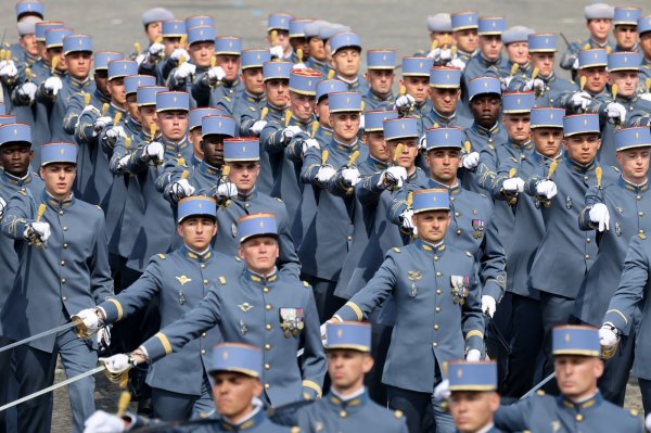 Parada povodom dana pada Bastille